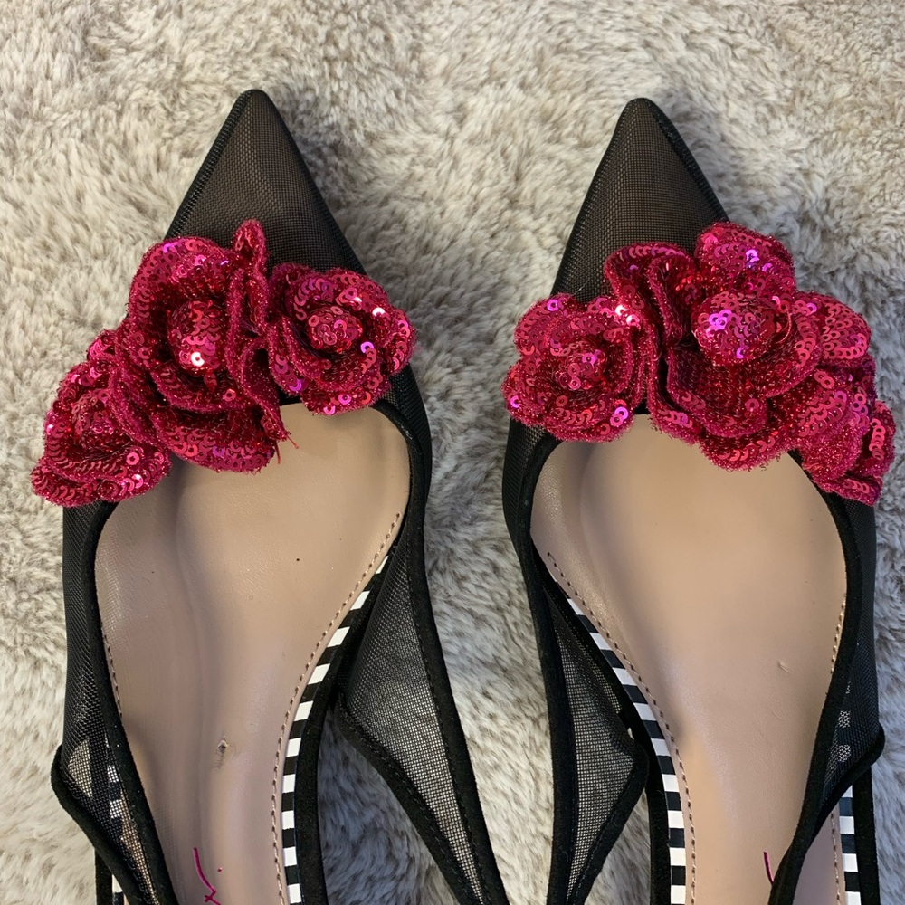 The Blue by Betsey Johnson Aurorra Black Mesh Slingback Flower Pumps 8 NEW** - Picture 5 of 10